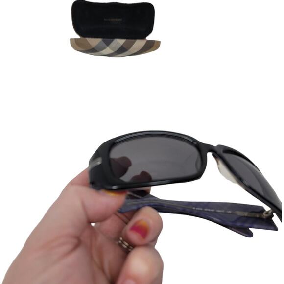 Burberry Sunglasses Black B 4015 3016/87 with Burberry Plaid Case Made in Italy